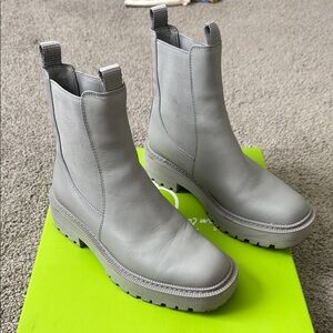 Grey Chelsea-Style Lug Sole Ankle Boots
